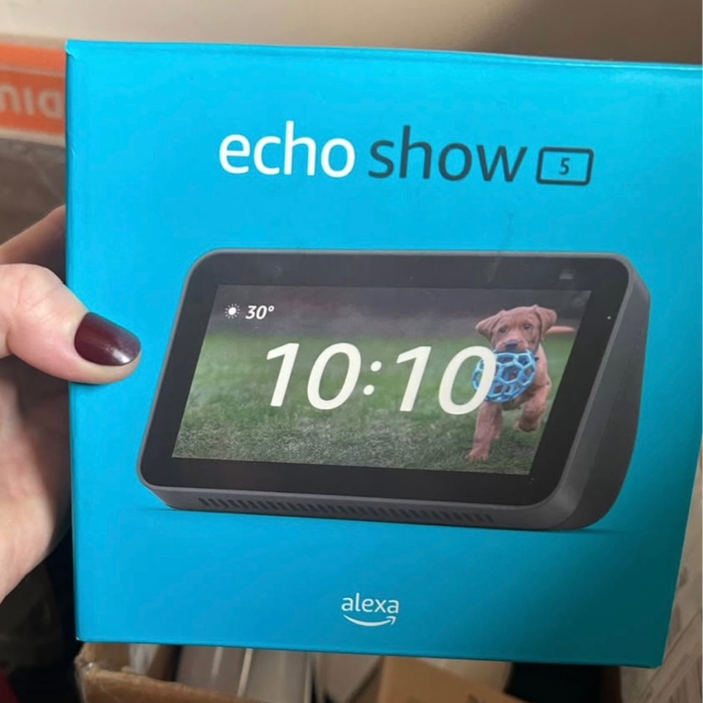 Echo Show 5 with stand
